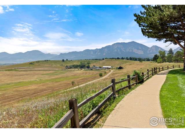 Property at 1624 Bradley Ct, Boulder, CO 80305, 2 beds, 1.5 baths