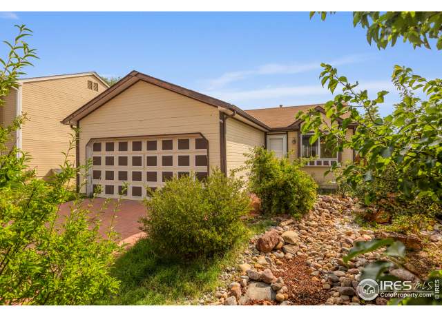 Property at 2172 Hackberry Cir, Longmont, CO 80501, 3 beds, 2 baths