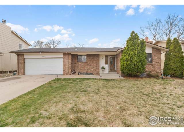 Property at 327 44th Ave, Greeley, CO 80634, 6 beds, 3 baths