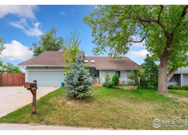 Property at 8200 S Locust Way, Centennial, CO 80112, 4 beds, 3 baths