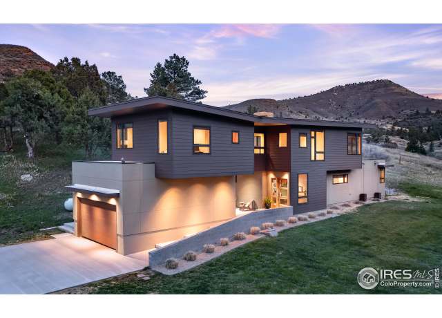Property at 451 Red Gulch Rd, Lyons, CO 80540, 3 beds, 2.5 baths