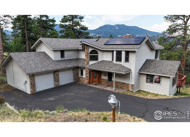 Property at 2068 Uplands Cir, Estes Park, CO 80517, 4 beds, 2.5 baths