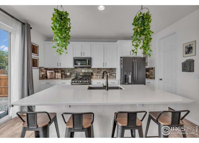Property at 348 Vista Cliff Ct, Castle Rock, CO 80104, 3 beds, 2.5 baths