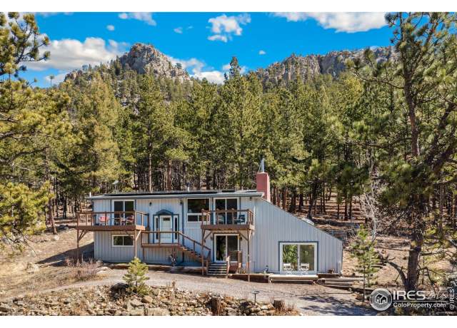 Property at 712 Aspen Dr, Lyons, CO 80540, 4 beds, 2 baths