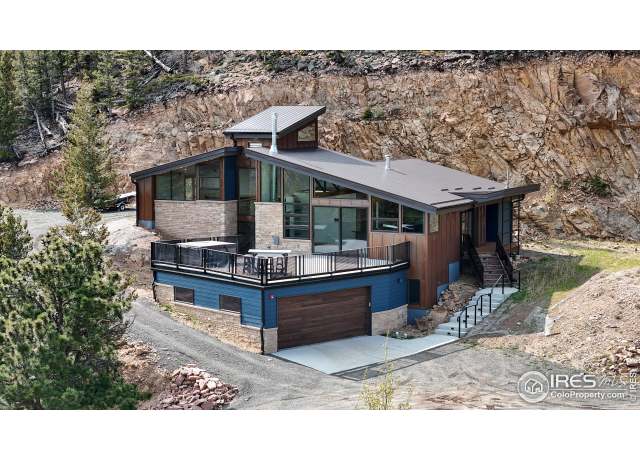 Property at 1440 Hummingbird Dr, Estes Park, CO 80517, 3 beds, 3 baths
