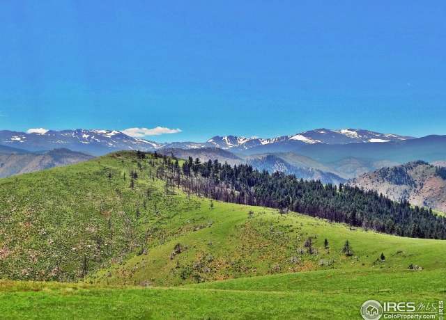 Property at 7 Meadow Mountain Dr, Livermore, CO 80536