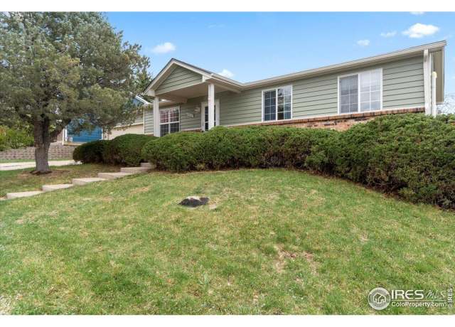 Property at 18030 E Loyola Dr, Aurora, CO 80013, 3 beds, 1.5 baths