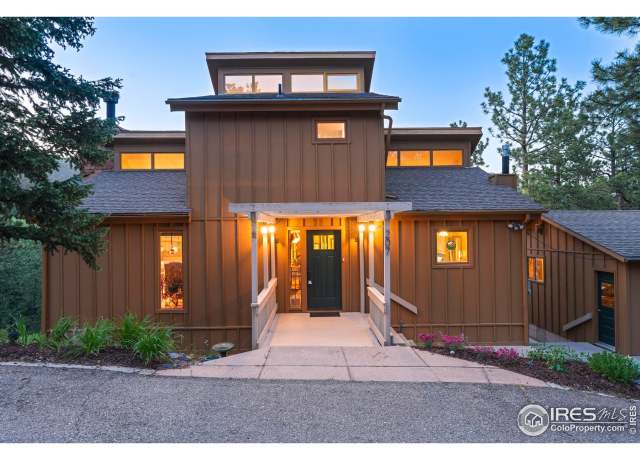 Property at 207 Kelly Rd E, Boulder, CO 80302, 3 beds, 2 baths