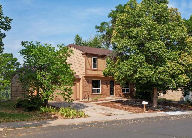 Property at 1039 S Lewiston Way, Aurora, CO 80017, 5 beds, 3.5 baths