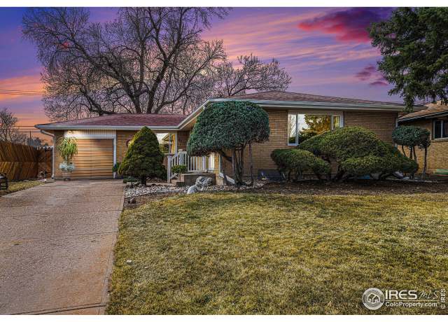Property at 2639 16th Ave, Greeley, CO 80631, 3 beds, 2.5 baths