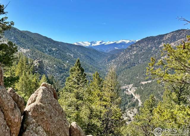 Property at 323 Roxbury Dr, Boulder, CO 80302