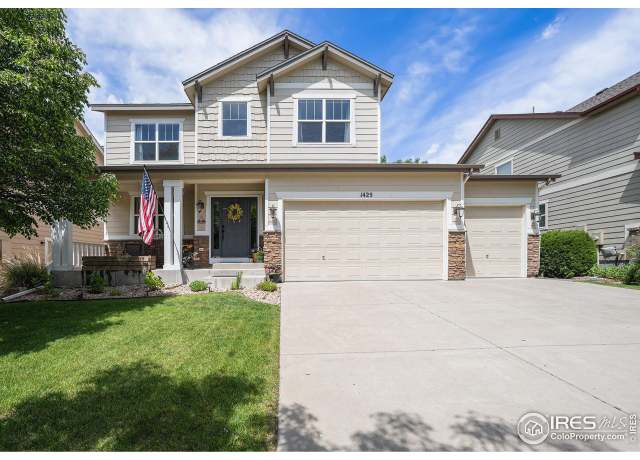 Property at 1425 102nd Ave, Greeley, CO 80634, 4 beds, 2.5 baths