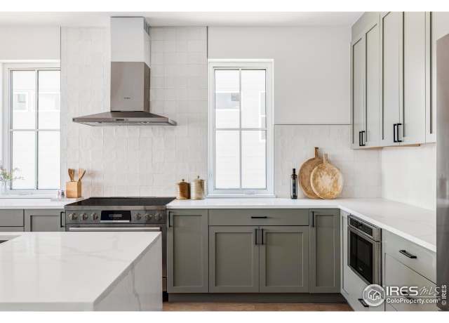 Property at 914 Eldorado Ln, Louisville, CO 80027, 5 beds, 4 baths