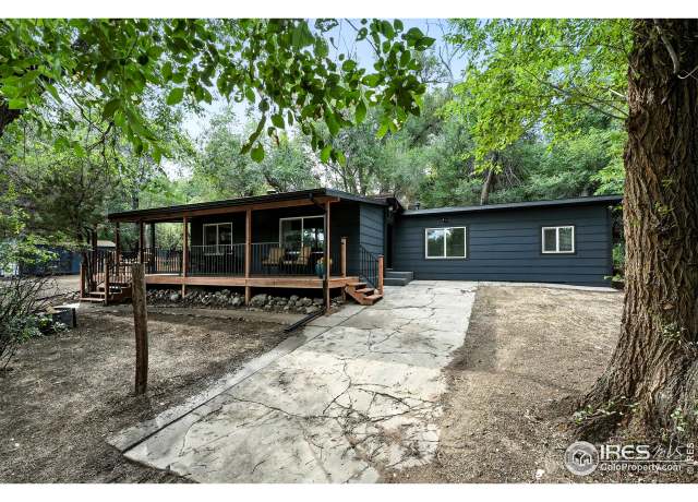Property at 10031 Hummingbird Ln, Loveland, CO 80538, 3 beds, 2 baths