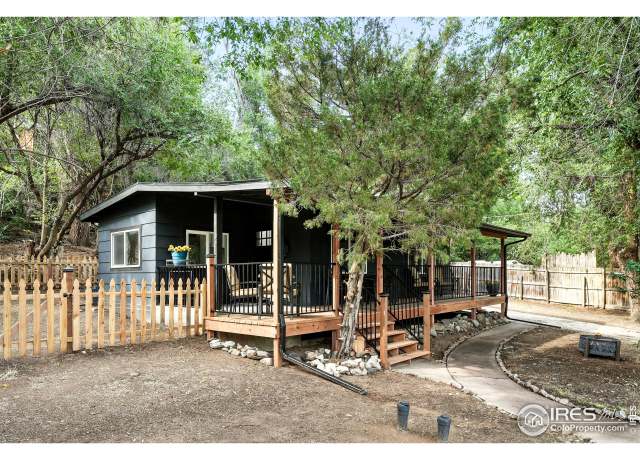 Property at 10031 Hummingbird Ln, Loveland, CO 80538, 3 beds, 2 baths