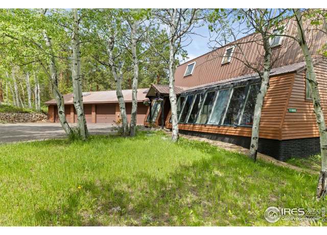 Property at 133 Rockledge Cir, Allenspark, CO 80540, 3 beds, 2 baths