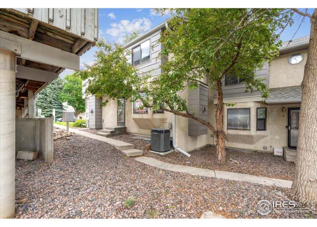 Property at 2249 Emery St Unit B, Longmont, CO 80501, 4 beds, 2.5 baths