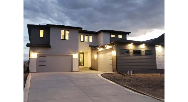 Property at 977 Saint Andrews Ln, Louisville, CO 80027, 5 beds, 5 baths