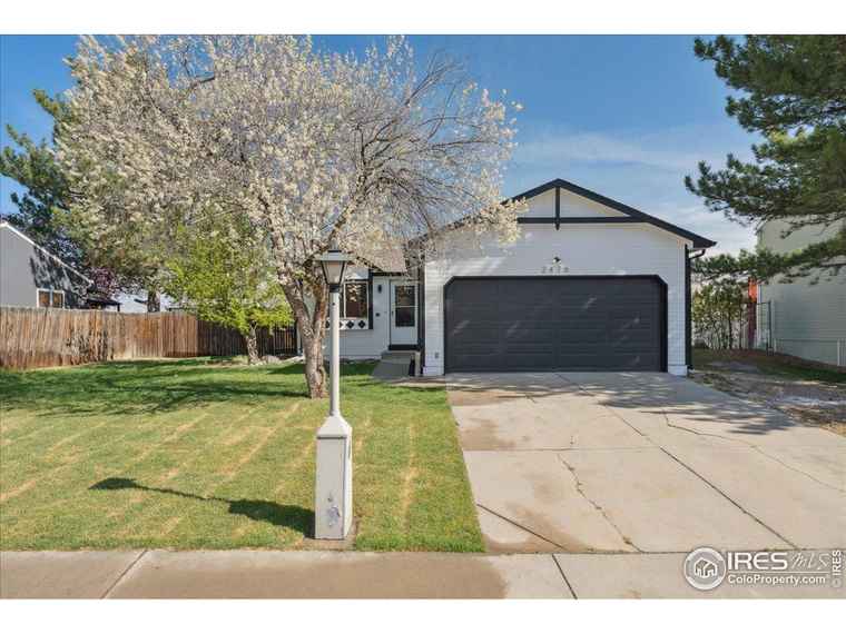 Photo of 2476 Sunset Dr Longmont, CO 80501