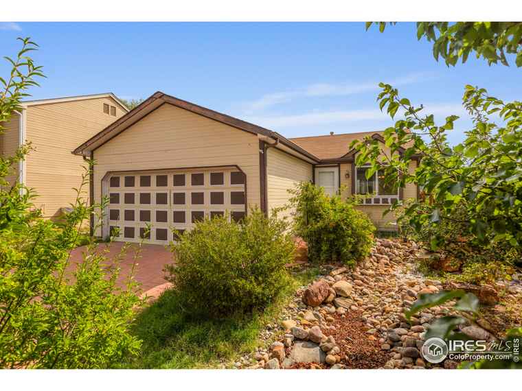 Photo of 2172 Hackberry Cir Longmont, CO 80501