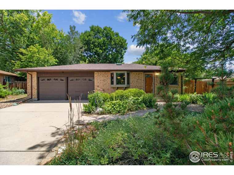 Photo of 852 Hubbard Dr Longmont, CO 80504
