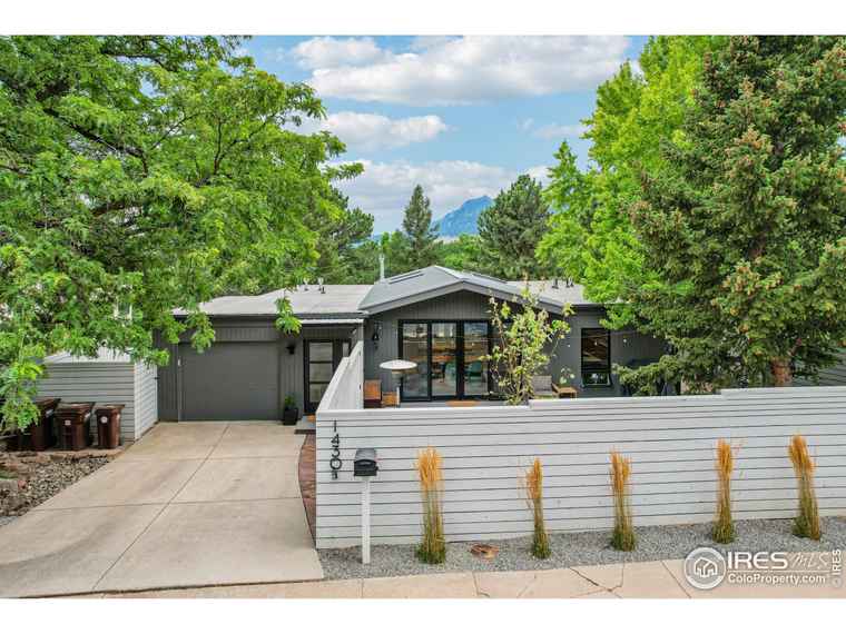 Photo of 1430 Moss Rock Pl Boulder, CO 80304