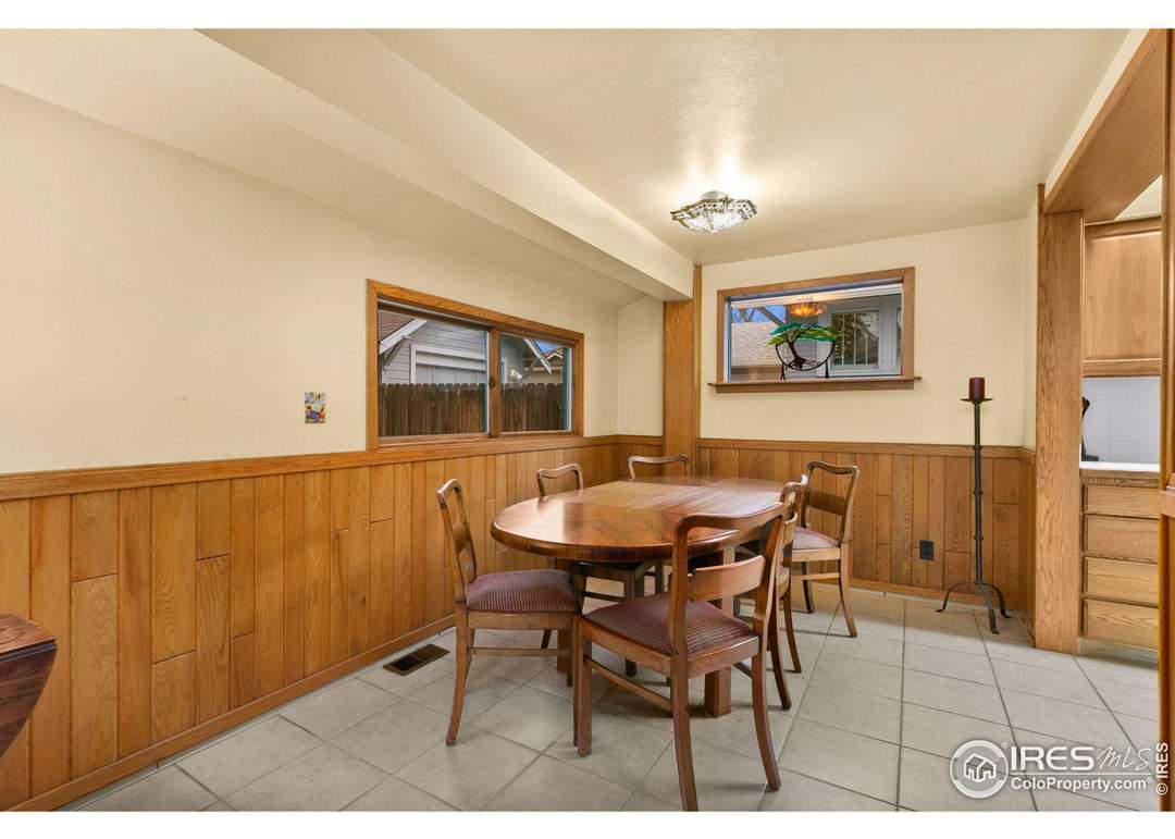 733 W 5th St, Loveland, CO 80537