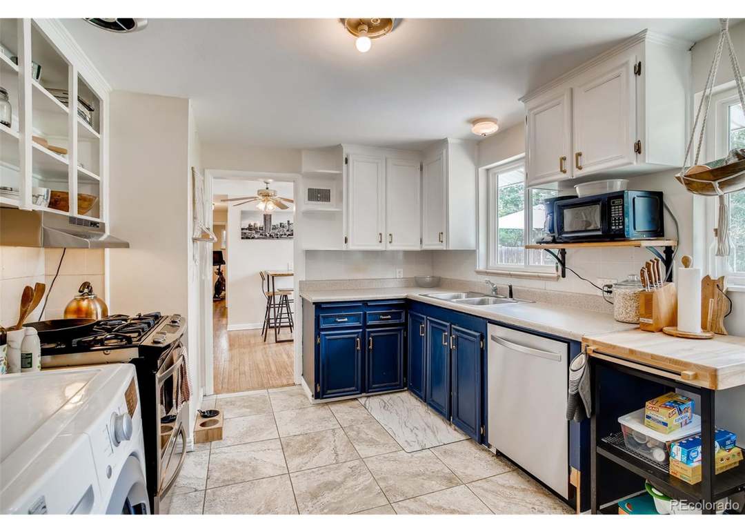 8105 W 16th Pl, Lakewood, CO 80214