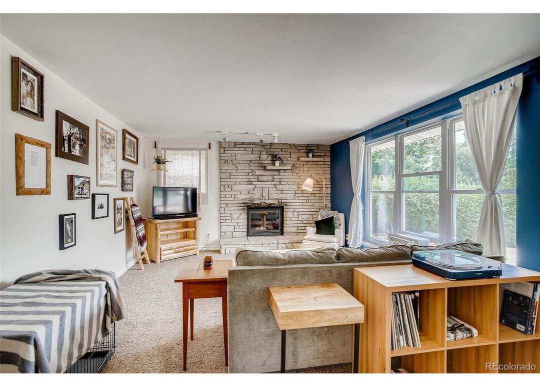 8105 W 16th Pl, Lakewood, CO 80214