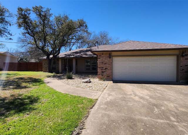 Property at 904 Bluebird Dr, Manchaca, TX 78652, 3 beds, 2 baths