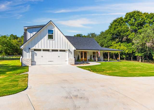 Property at 428 12th St, Valley Mills, TX 76689, 3 beds, 2.5 baths
