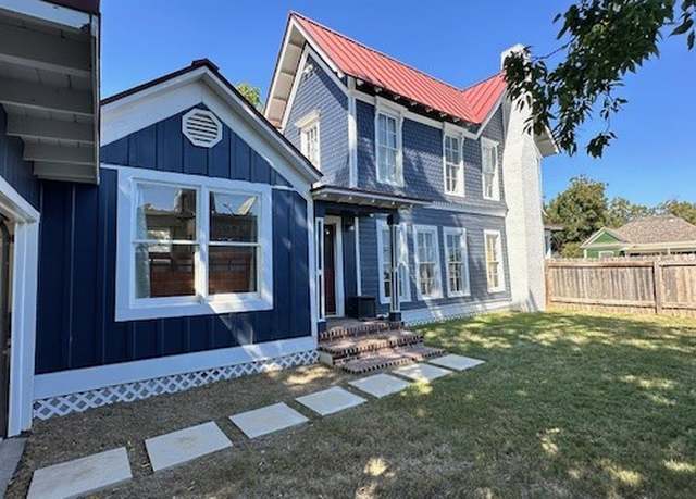 Property at 214 W University Ave, Georgetown, TX 78626, 3 beds, 2 baths