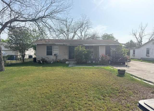 Property at 137 N Kowald Ln, New Braunfels, TX 78130, 3 beds, 2 baths