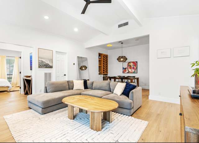 Property at 433 Towne Parke Trl, Austin, TX 78751, 2 beds, 2 baths