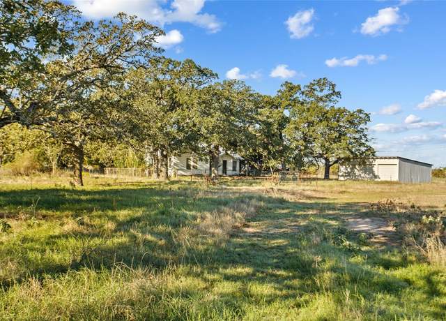 Property at 1180 Private Road 2261, Giddings, TX 78942, 3 beds, 1 bath