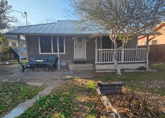 Property at 1008 Fiesta St, Austin, TX 78702, 3 beds, 2 baths