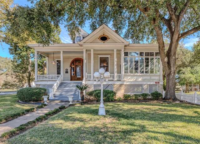 Property at 524 Saint Peter St, Gonzales, TX 78629, 3 beds, 3 baths