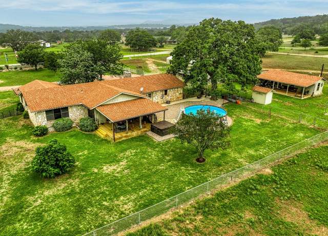 Property at 603 Oak Ridge Dr, Bandera, TX 78003, 3 beds, 2 baths