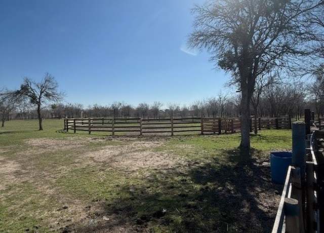 Property at 17309 Skog Rd, Elgin, TX 78660, 2 beds, 1 bath