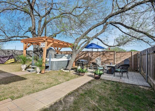 Property at 759 Ocelot Ct, Seguin, TX 78155, 4 beds, 2 baths