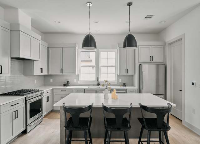 Property at 2209 Woodland Ave #501, Austin, TX 78741, 2 beds, 2.5 baths