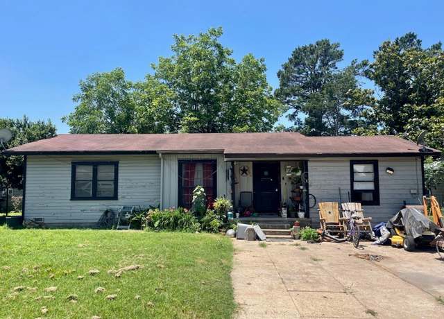 Property at 705 Dyer St, Rockdale, TX 76567, 3 beds, 1 bath