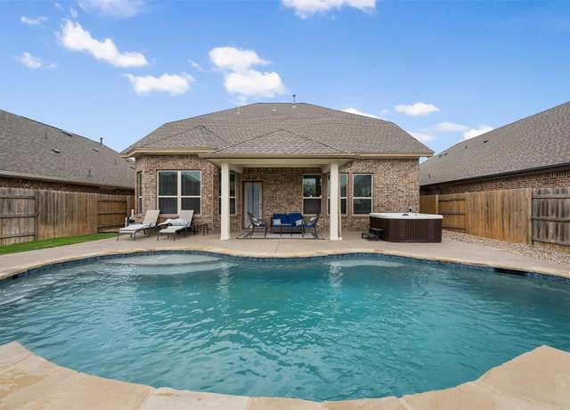 Property at 2208 Bonavista Way, Leander, TX 78641, 4 beds, 3.5 baths