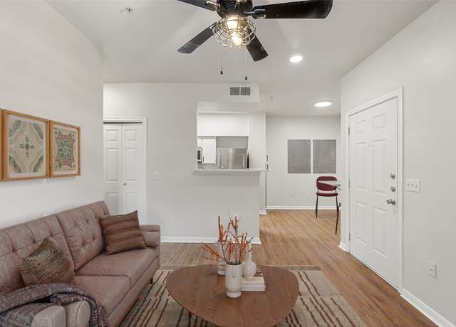 Property at 2320 Gracy Farms Ln #323, Austin, TX 78758, 1 bed, 1 bath