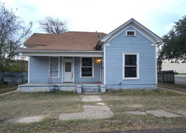 Property at 107 S Crockett Ave, Cameron, TX 76520, 3 beds, 2 baths