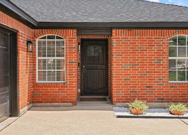 Property at 772 Clearview Cir, San Marcos, TX 78666, 3 beds, 2 baths
