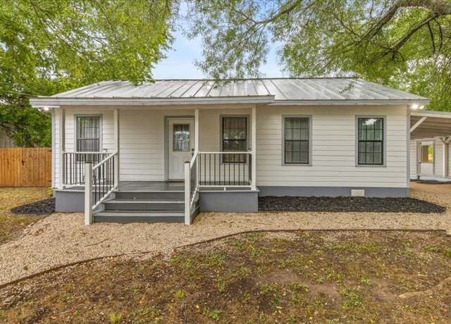 Property at 339 N Water St, La Grange, TX 78945, 3 beds, 2 baths
