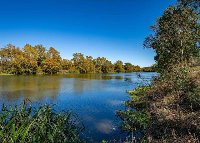 Property at Lot 4 Fayette Shores Cv, West Point, TX 78963