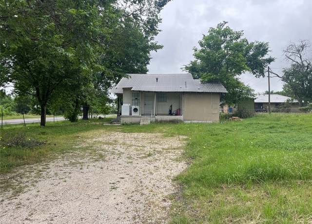 Property at 100/102 Zaragoza St, Elgin, TX 78621, 1 bed, 1 bath