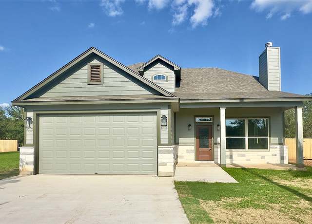 Property at 142 E Pauwela Ln, Bastrop, TX 78602, 3 beds, 2.5 baths